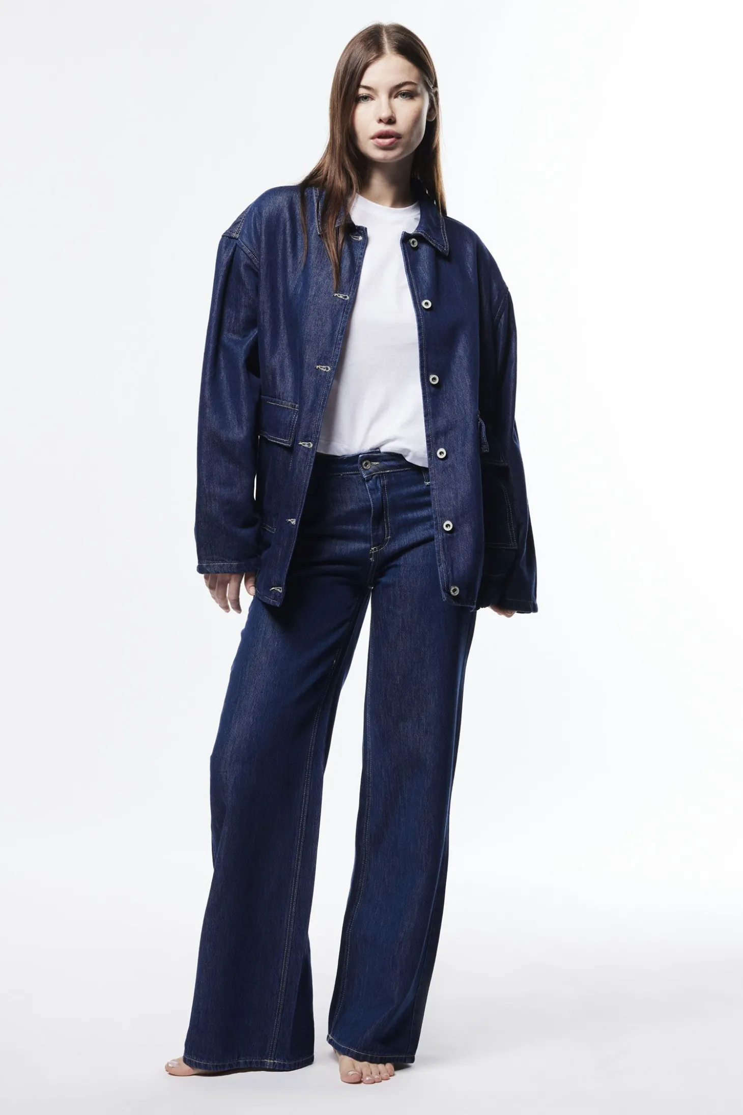 Jeans a gamba larga con vita media