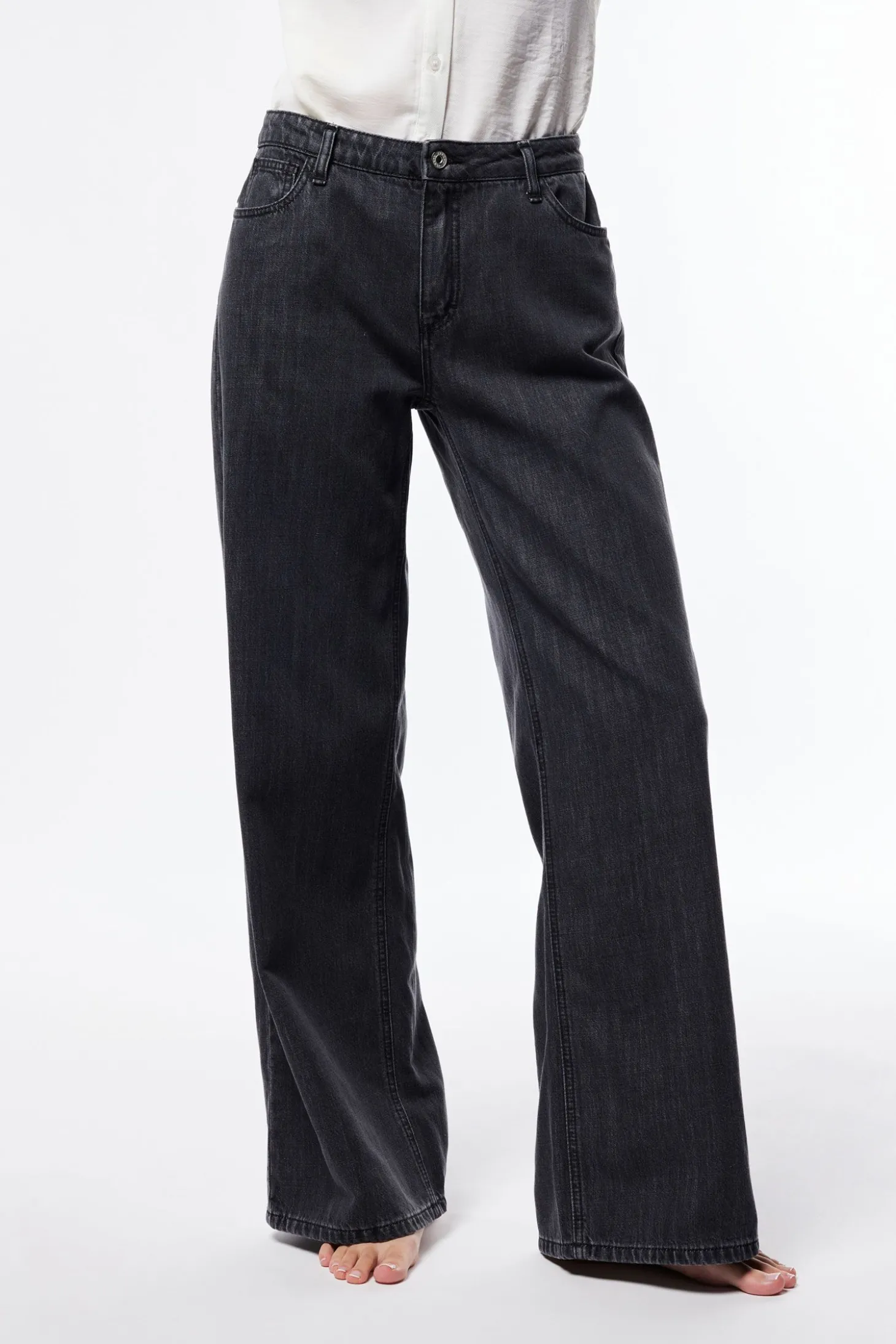 Jeans a gamba larga con vita bassa