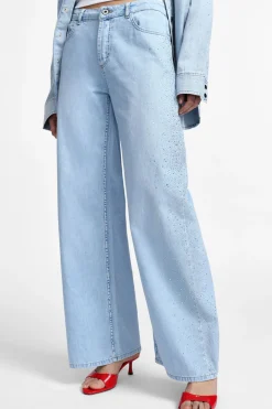 Jeans a gamba larga con vita alta
