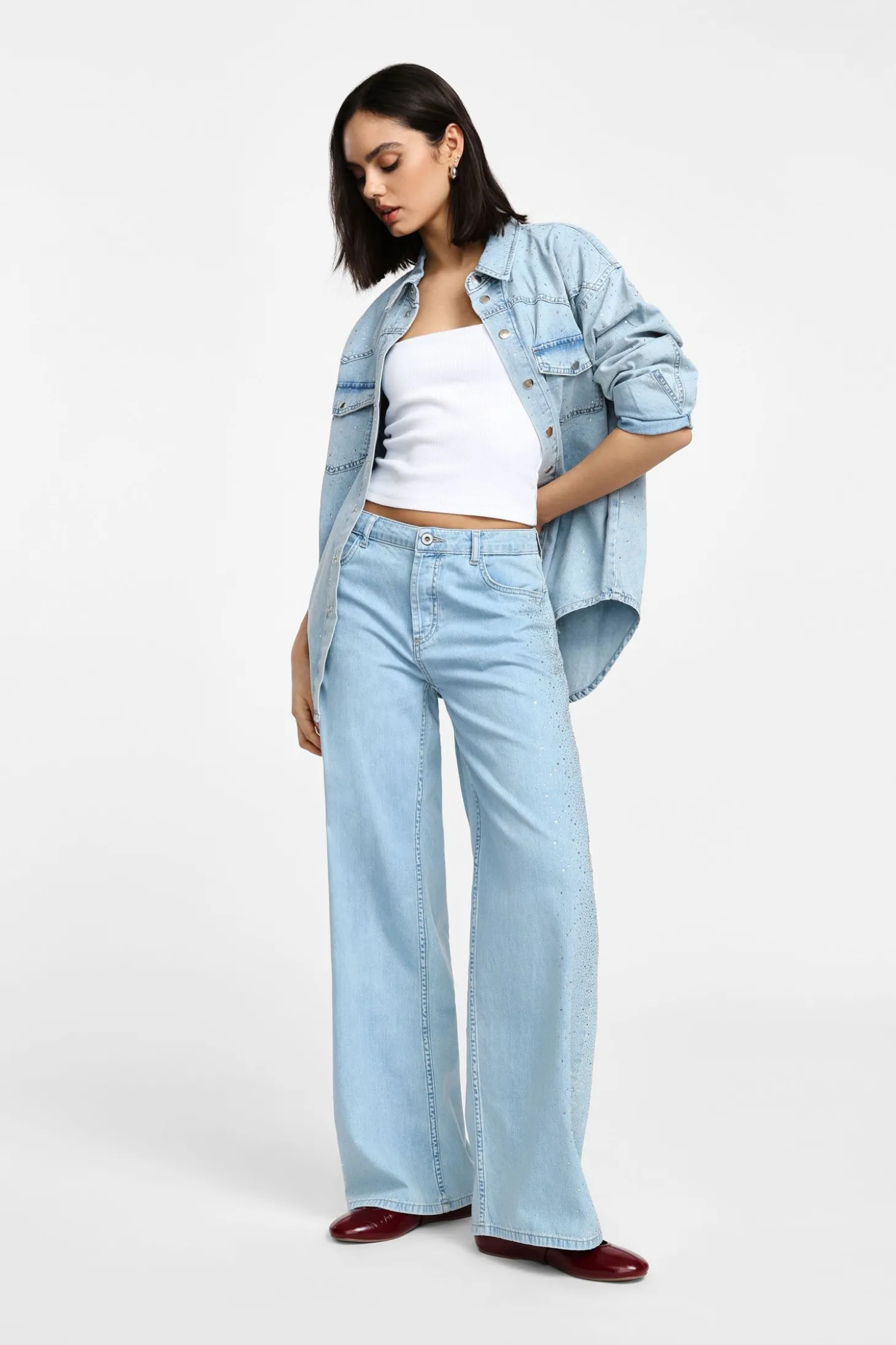 Jeans a gamba larga con vita alta