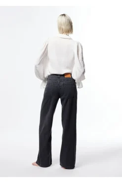 Jeans a gamba larga con vita bassa