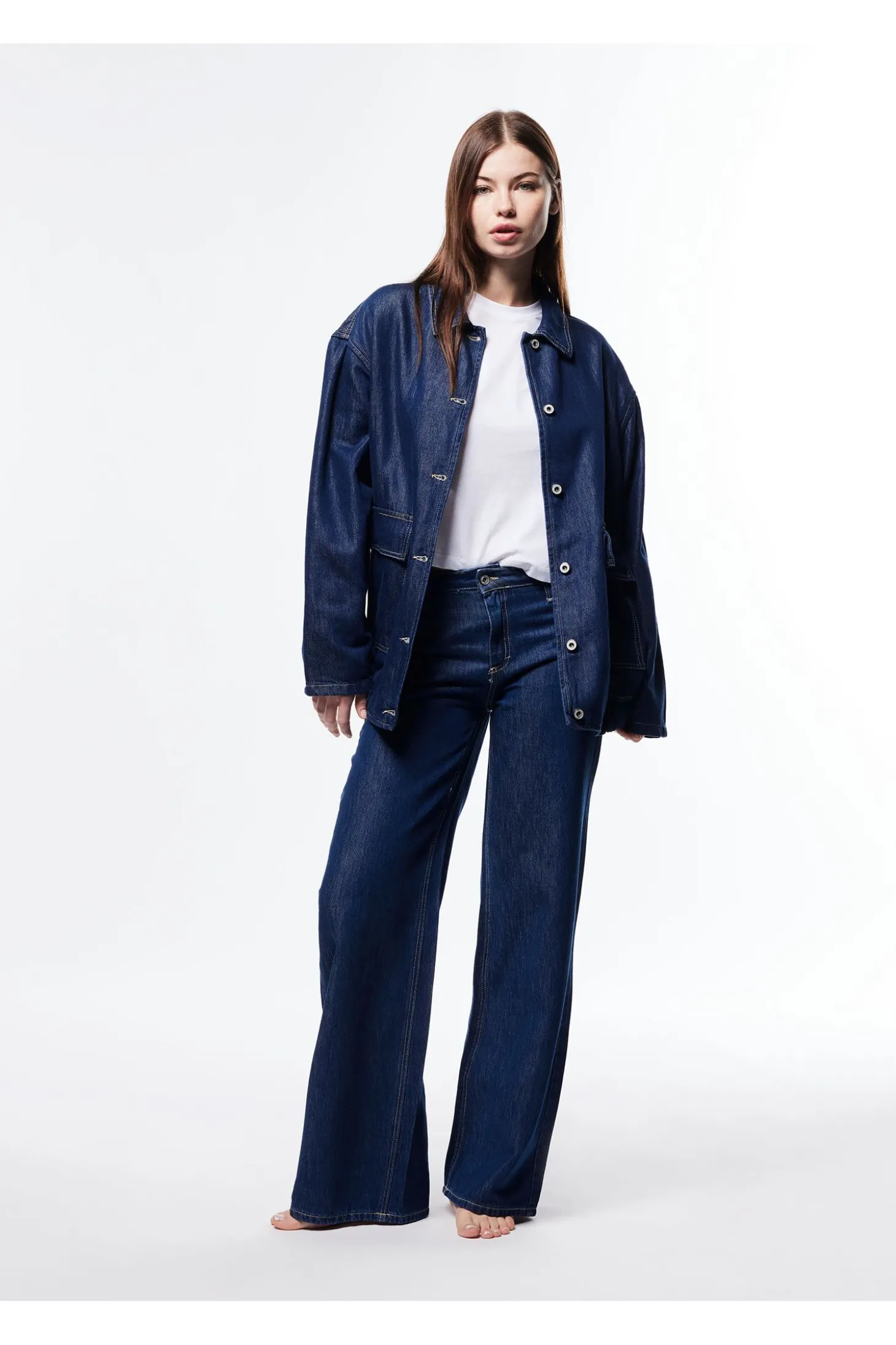 Jeans a gamba larga con vita media