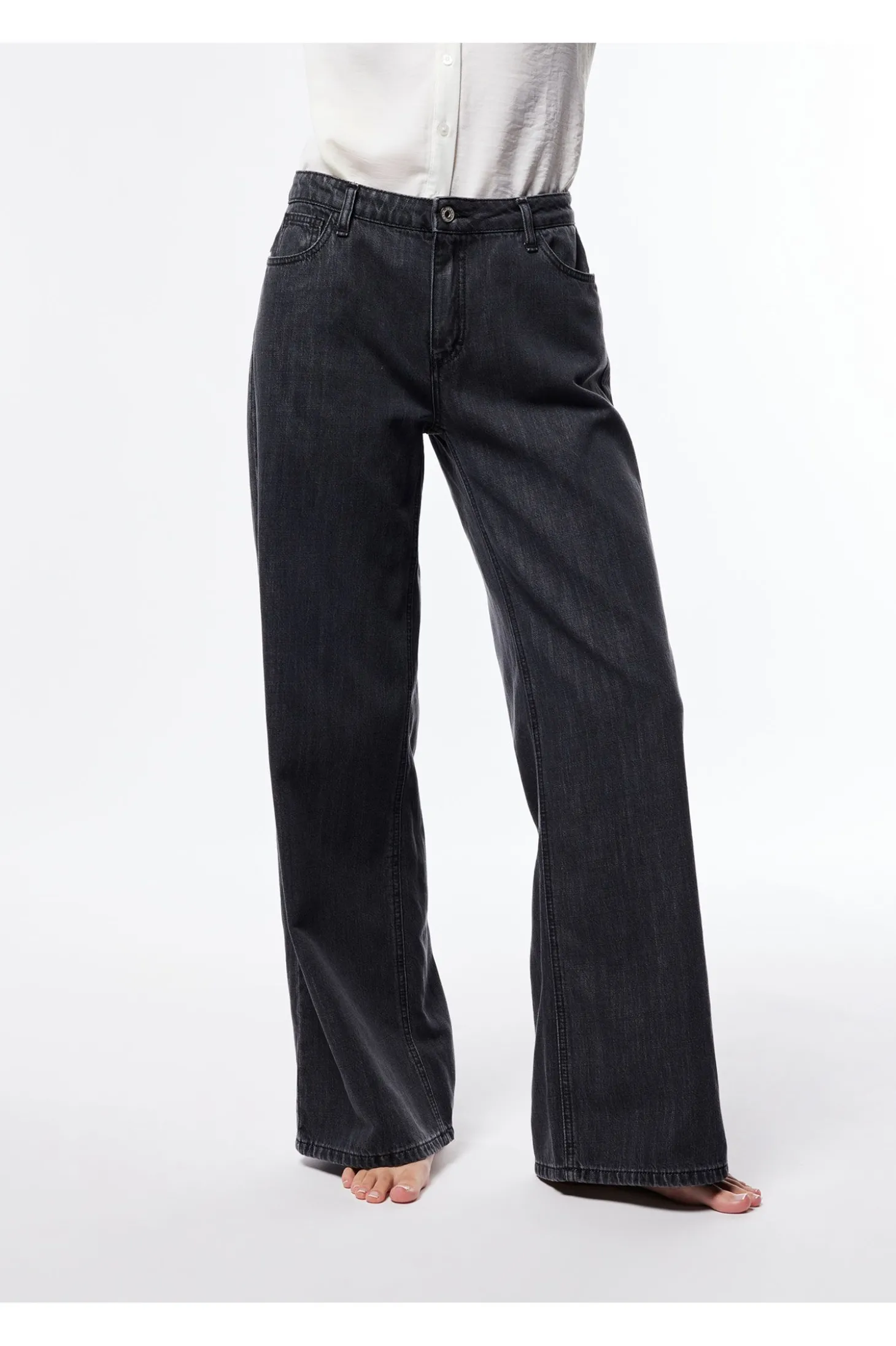 Jeans a gamba larga con vita bassa