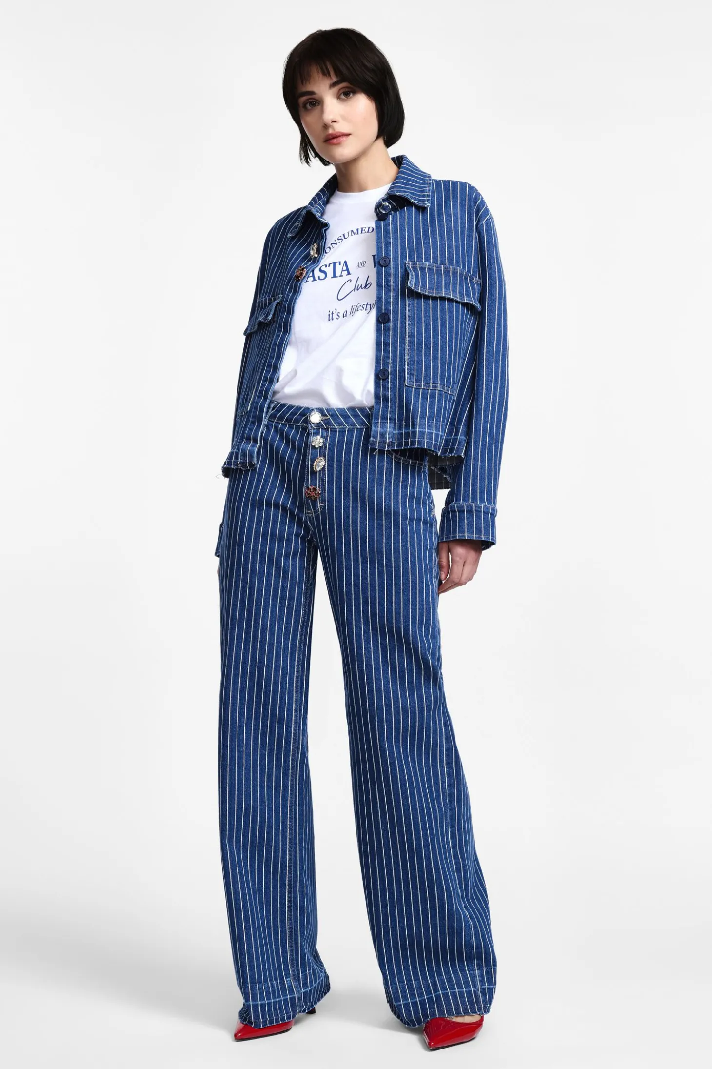 Jeans a righe a gamba larga con bottoni dettaglio