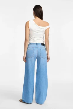 Jeans a zampa con vita bassa