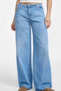 Jeans a zampa con vita bassa