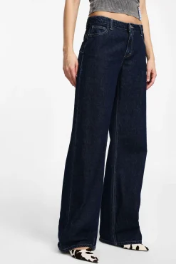 Jeans a zampa con vita media