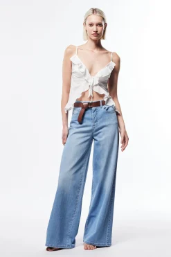 Jeans ampi con cintura