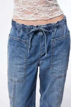 Jeans ampi paperbag con cuciture