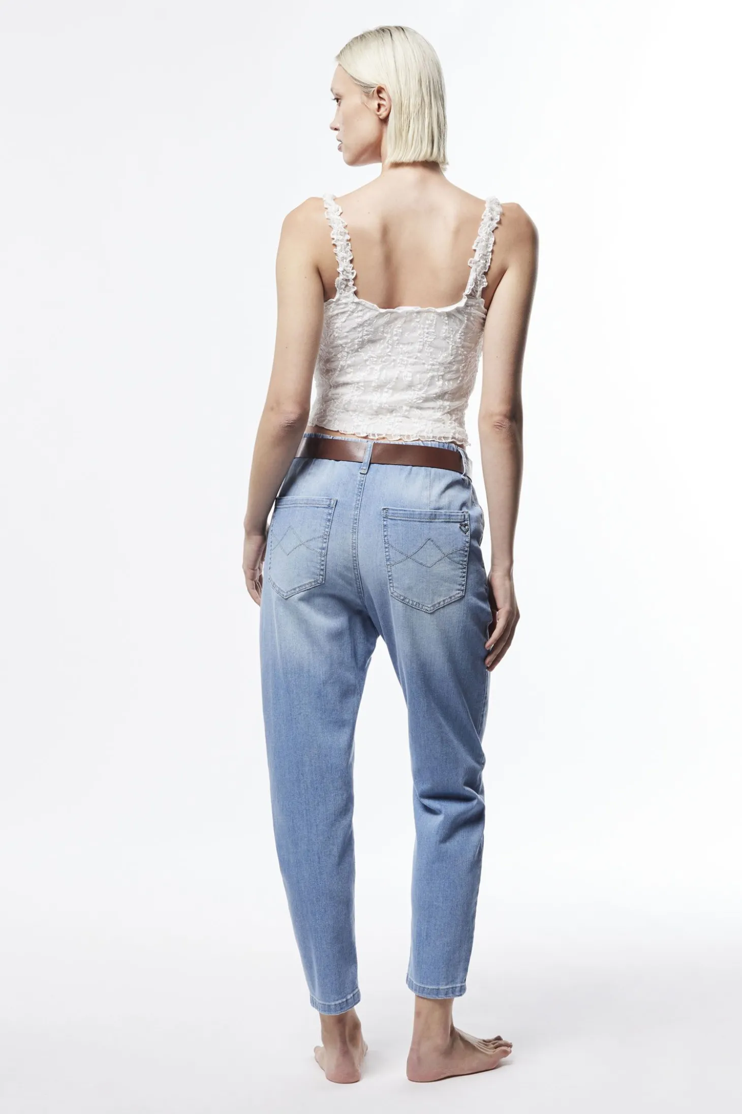 Jeans baggy con tasche laterali