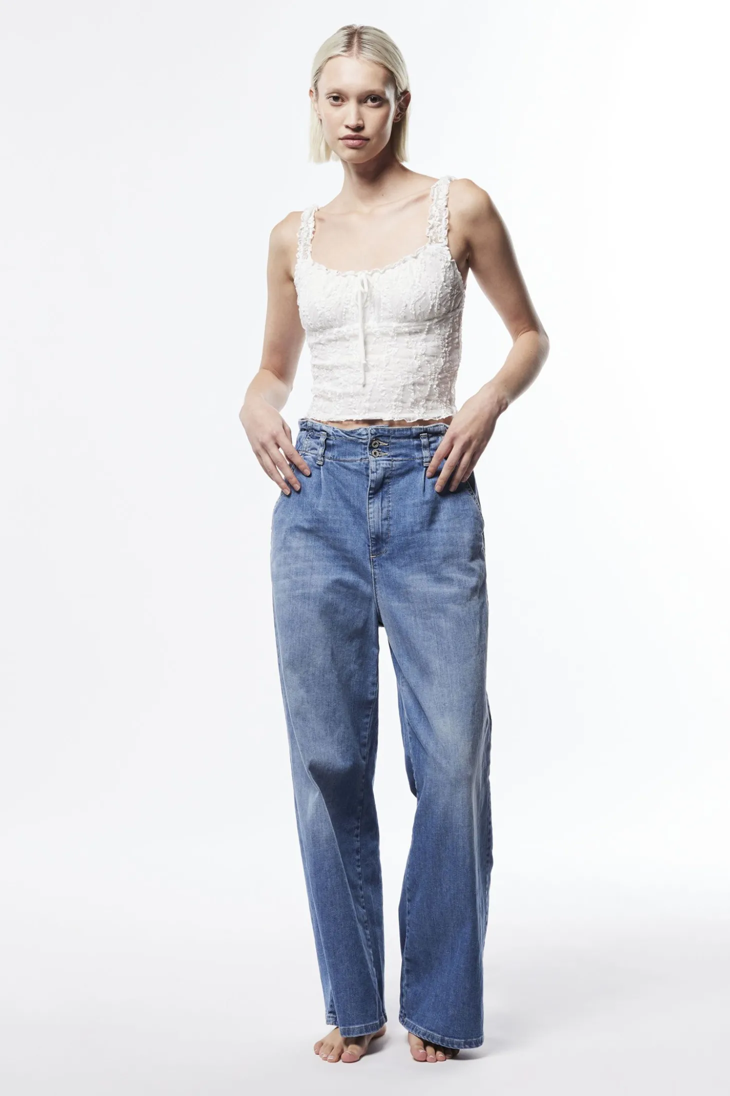 Jeans de pierna ancha con cintura alta