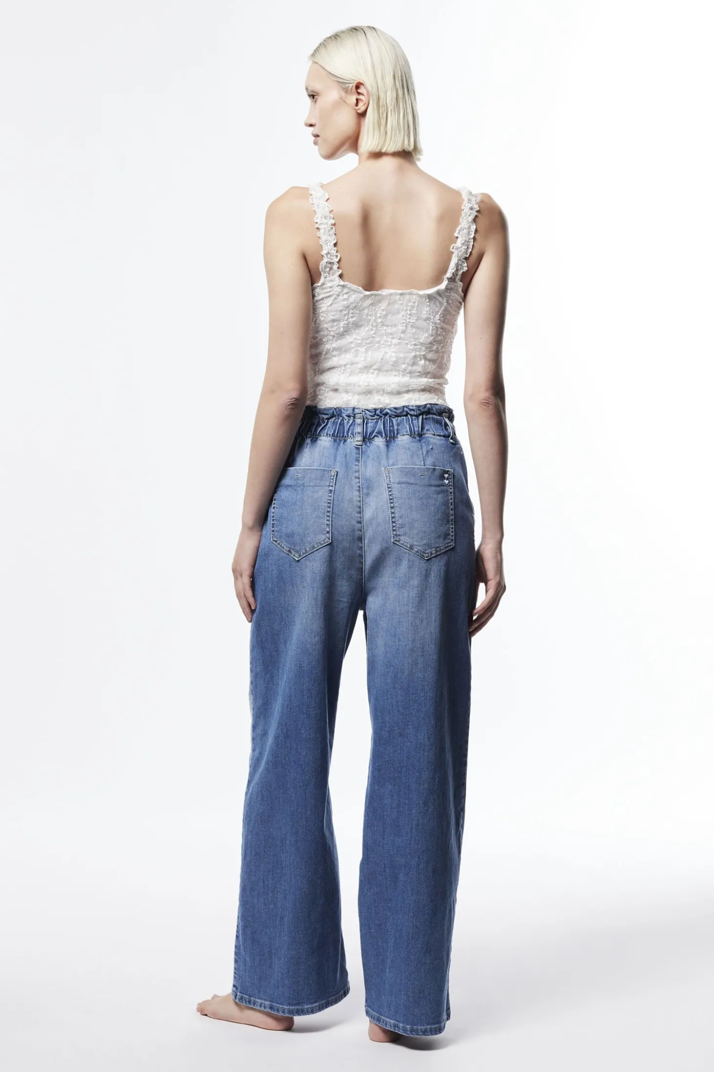 Jeans de pierna ancha con cintura alta
