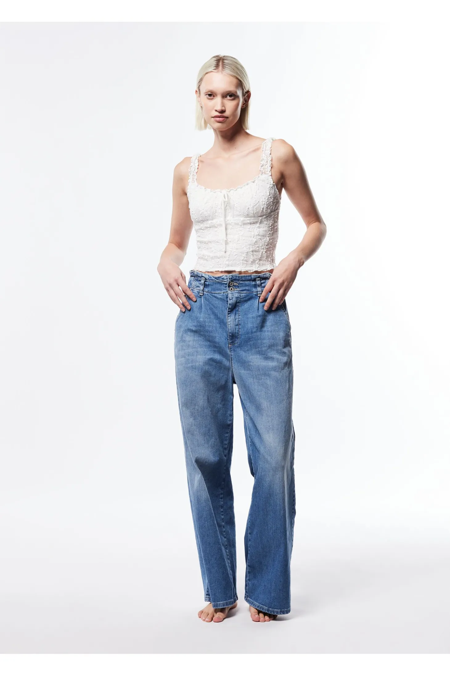 Jeans de pierna ancha con cintura alta
