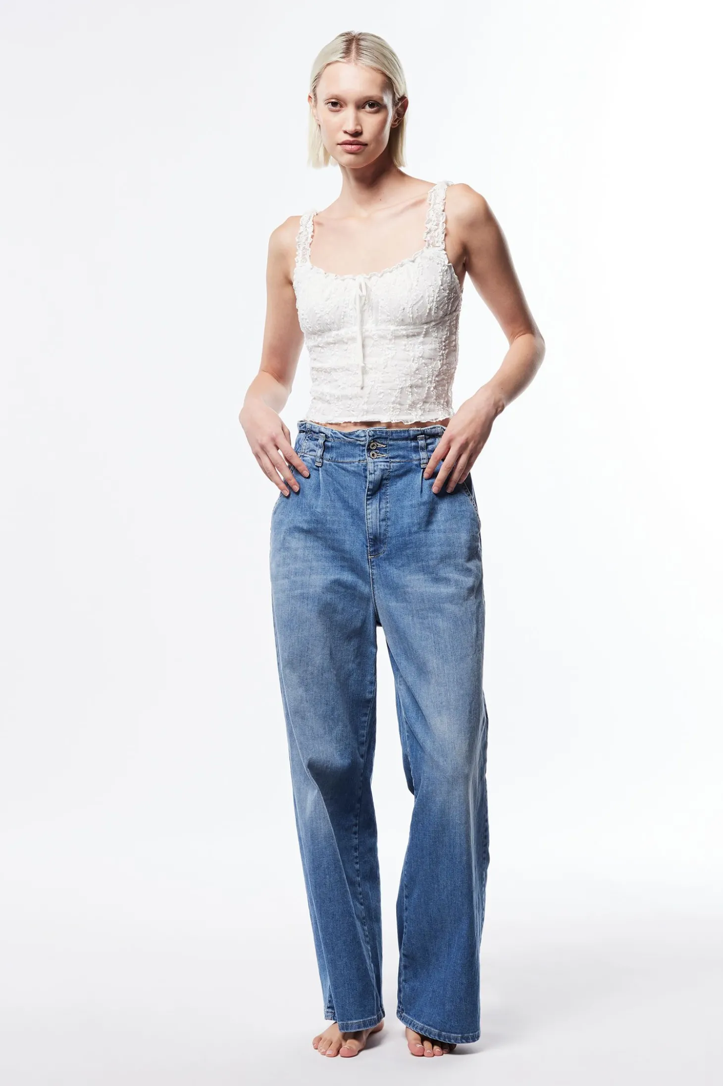 Jeans de pierna ancha con cintura alta