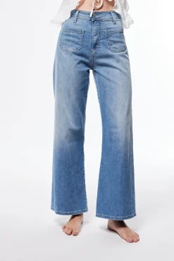 Jeans flare con vita media e tasche