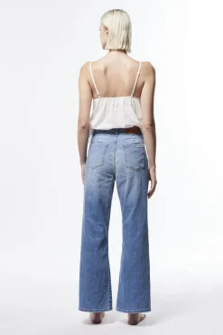 Jeans flare con vita media e tasche