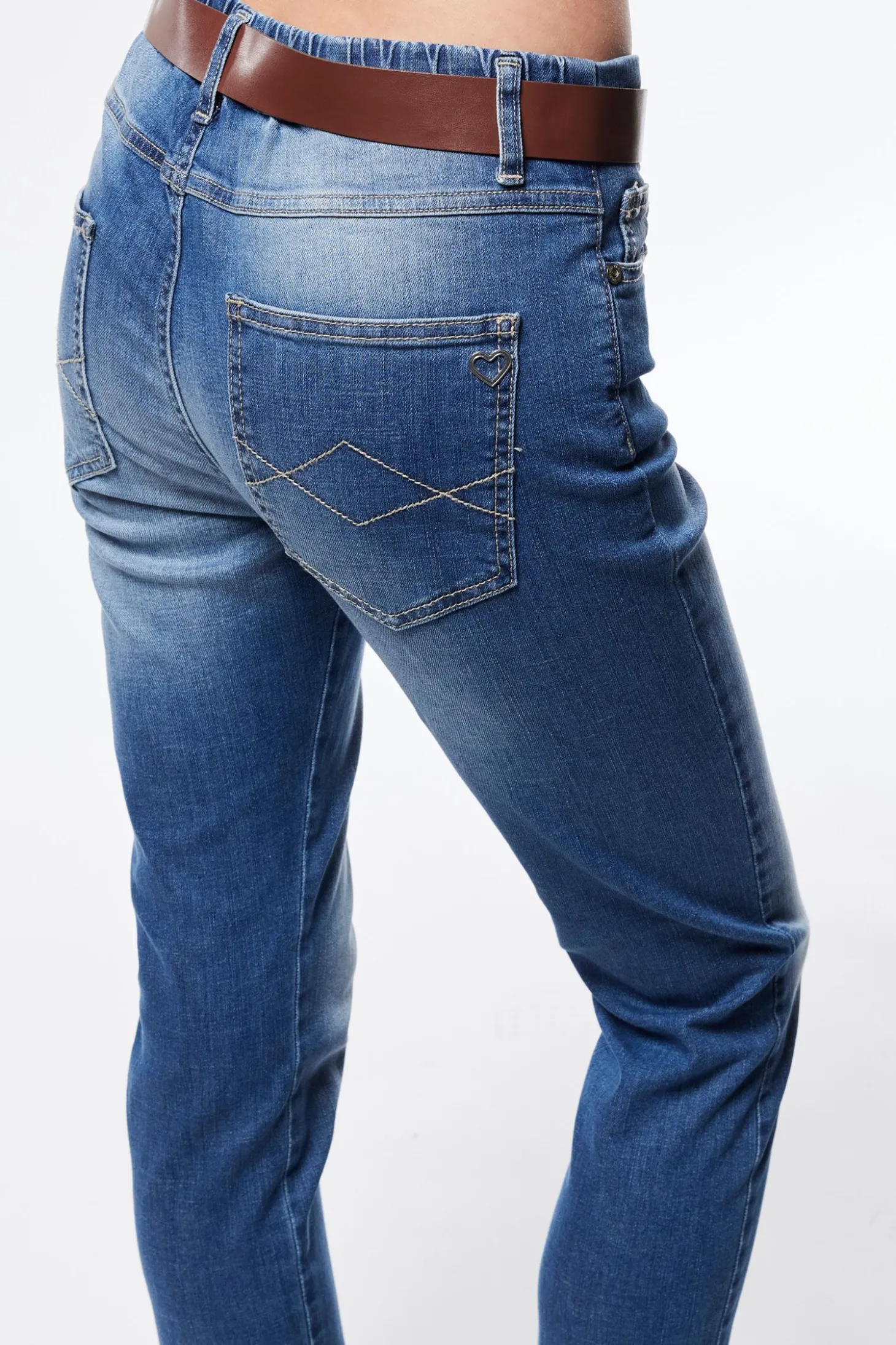 Jeans girlfriend con vita bassa