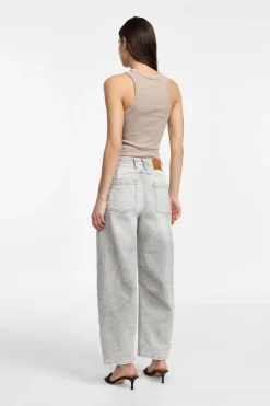 Jeans tapered de cintura alta