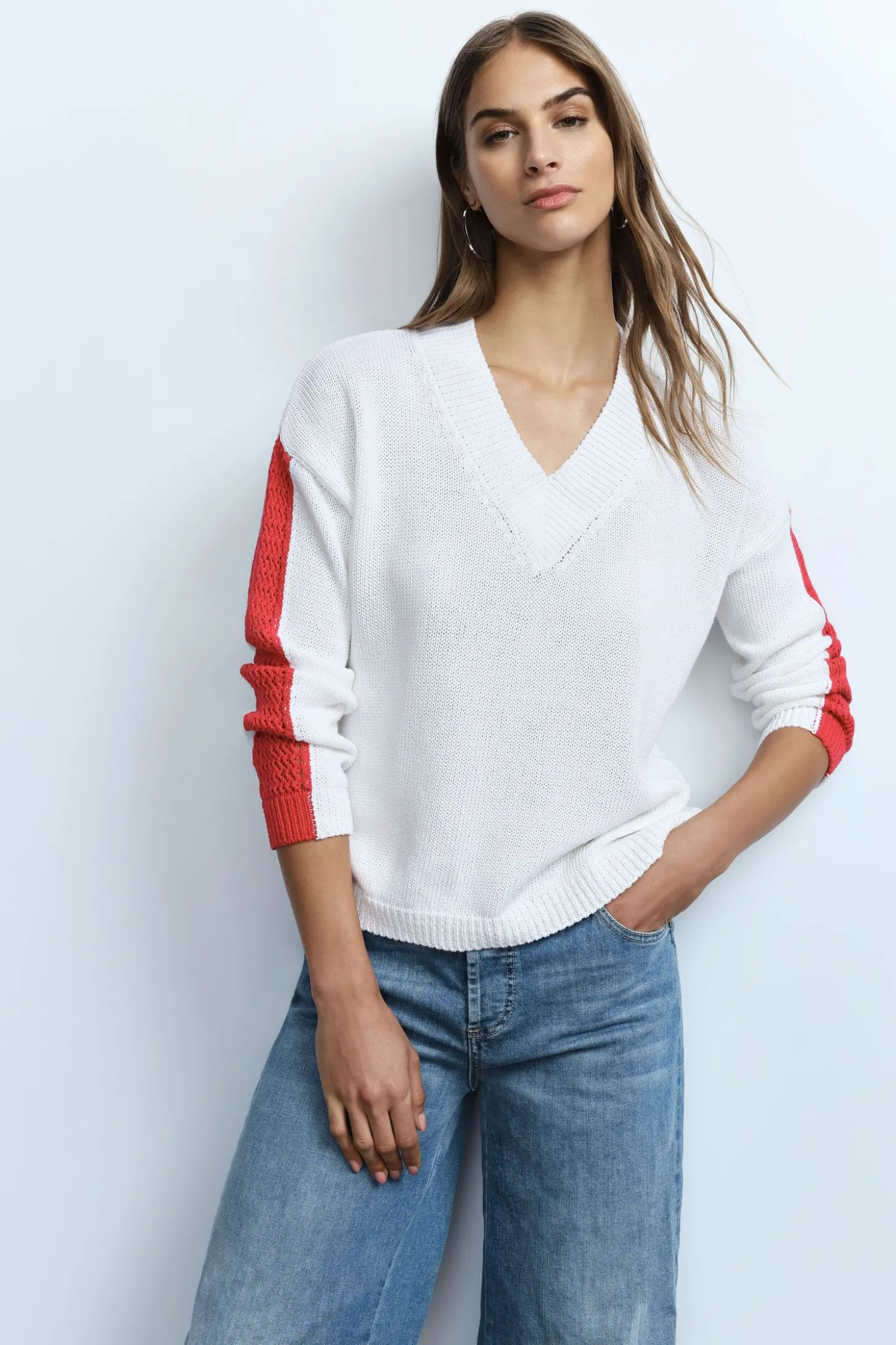Jersey con cuello en v a rayas