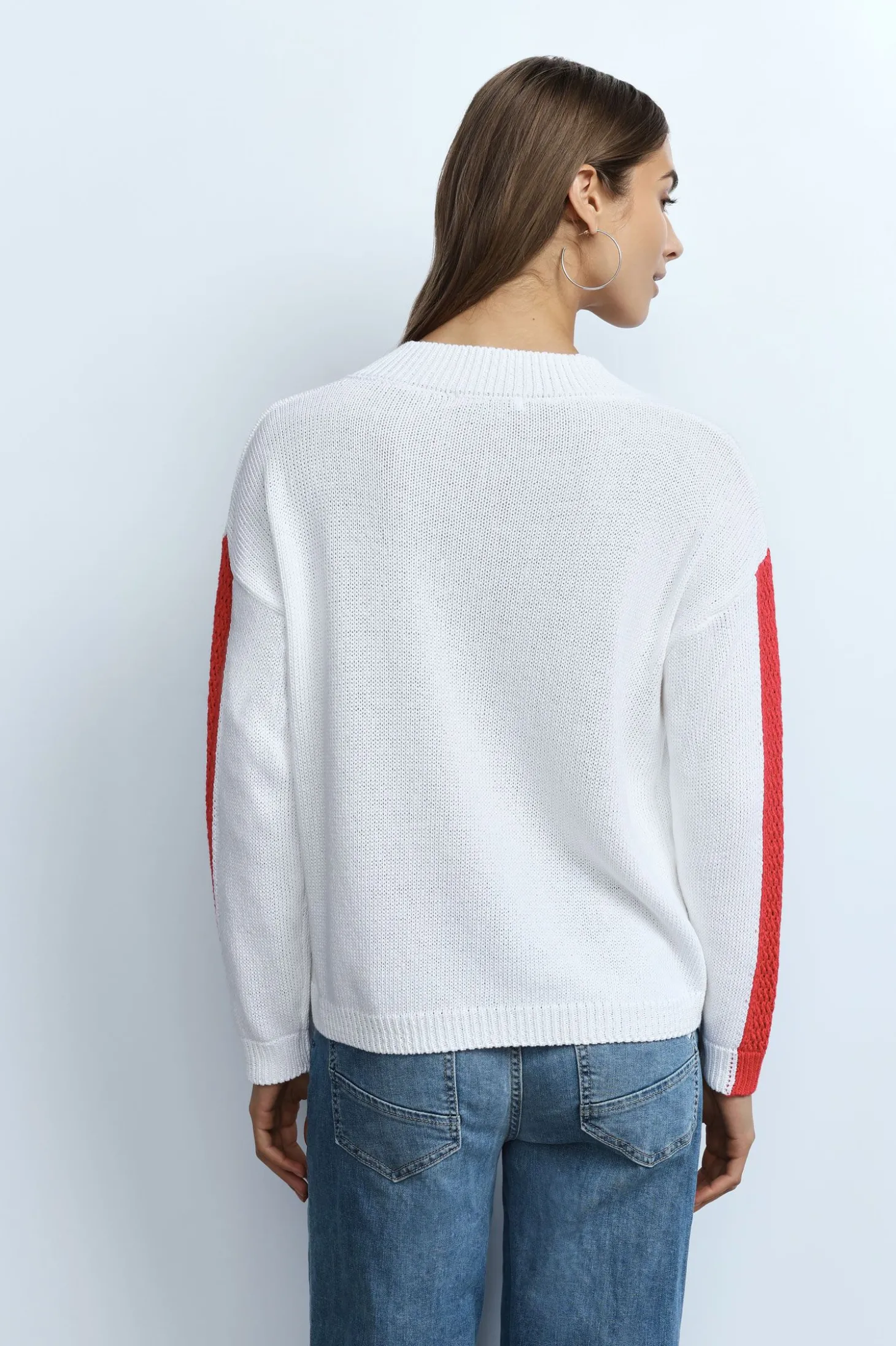 Jersey con cuello en v a rayas