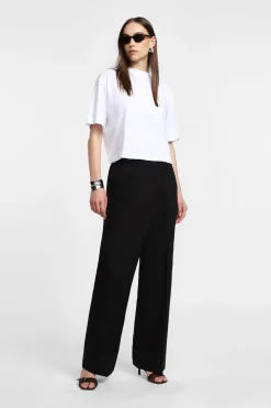 Pantalón de cintura ancha con cierre asimétrico