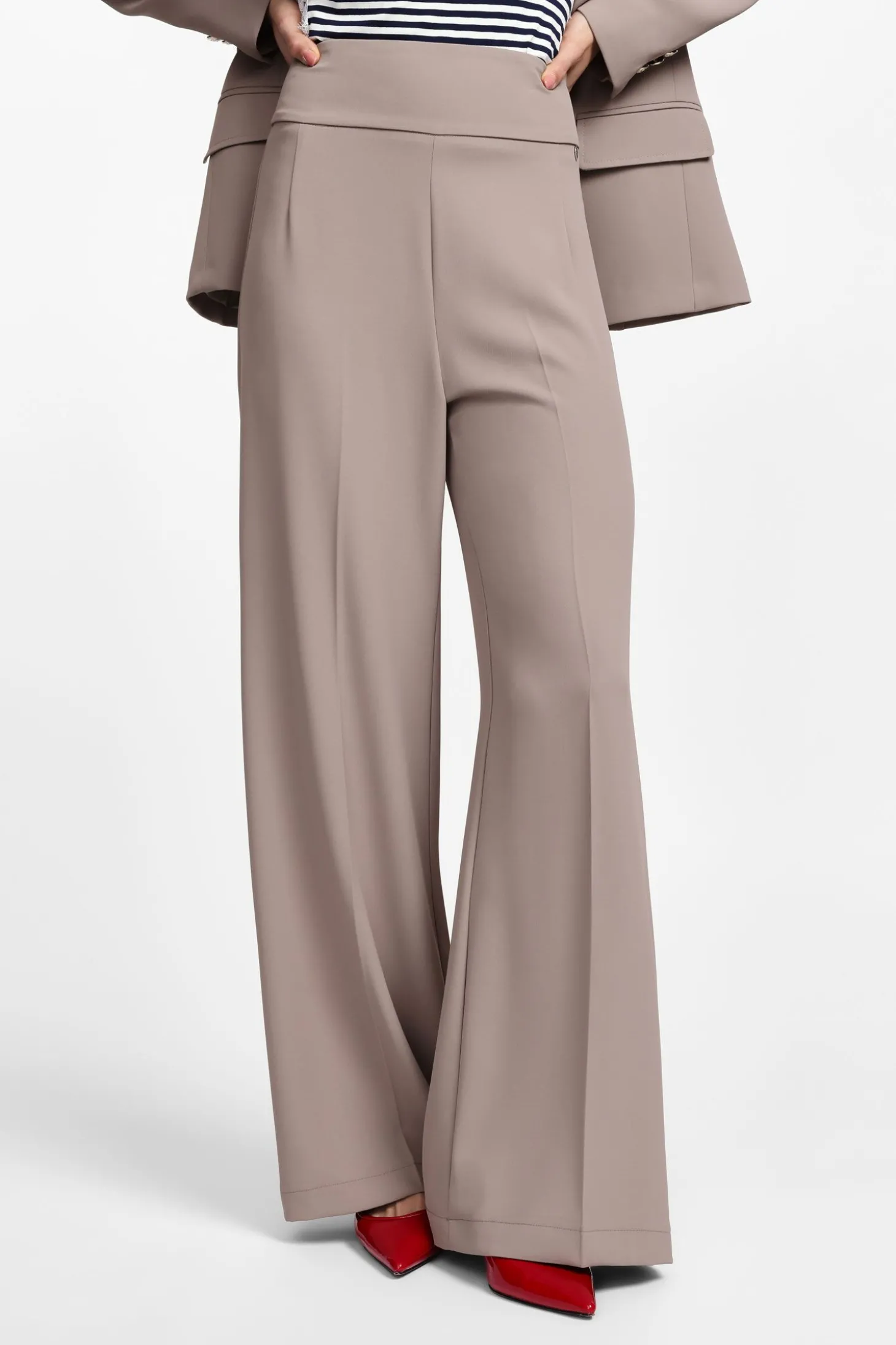 Pantalones acampanados de cintura alta