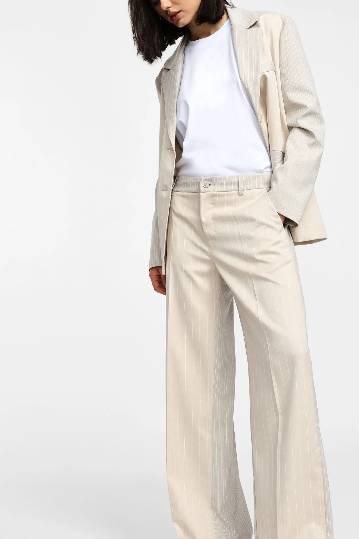 Pantalones anchos a rayas