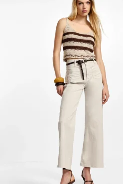 Pantalones anchos con bolsillos