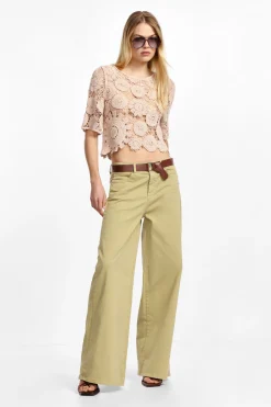 Pantalones anchos con cinturón