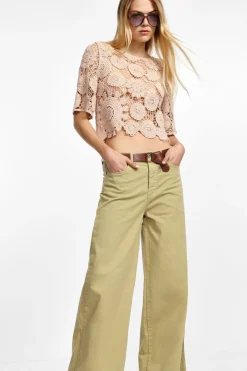 Pantalones anchos con cinturón