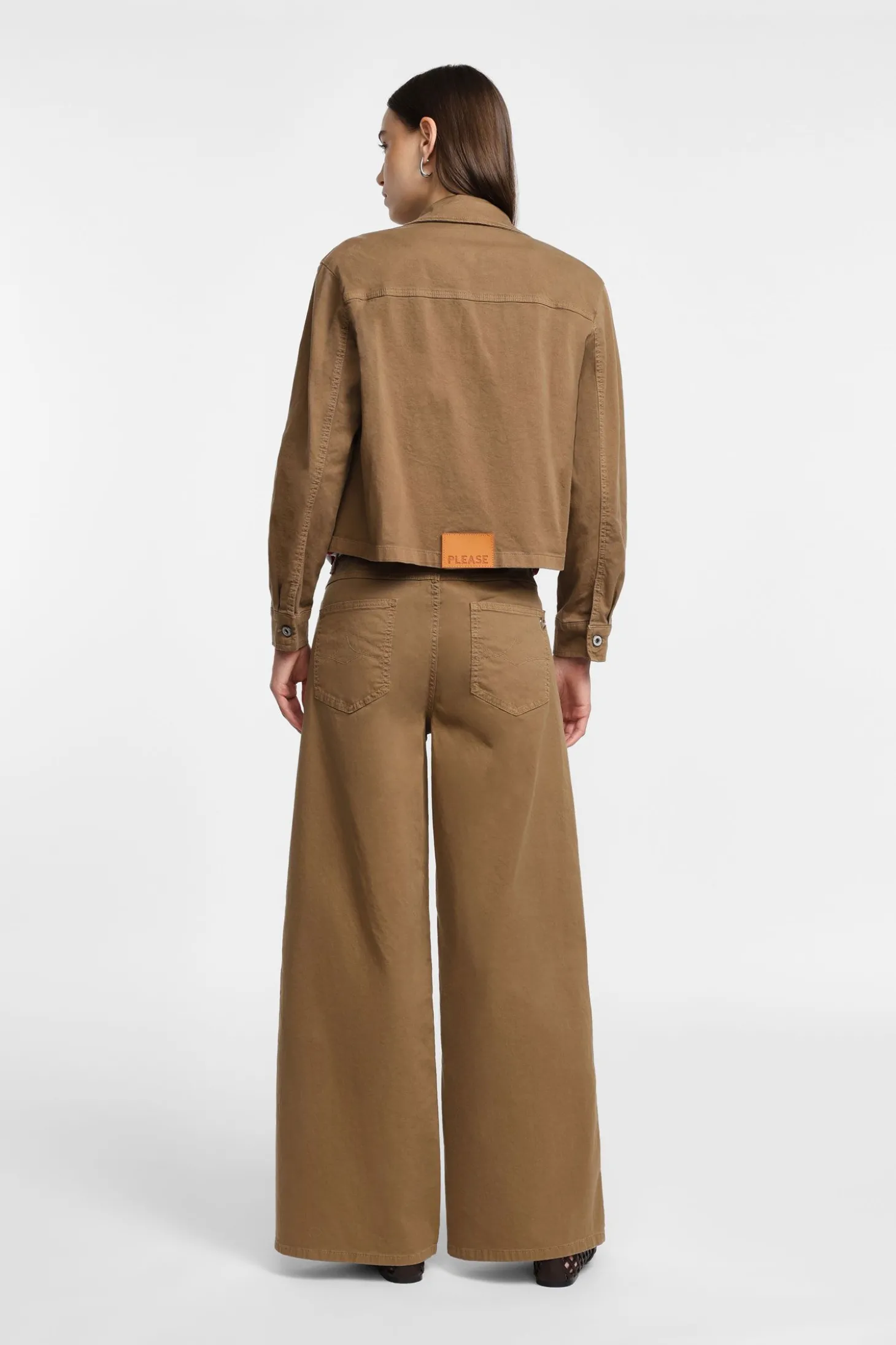 Pantalones anchos con cinturón