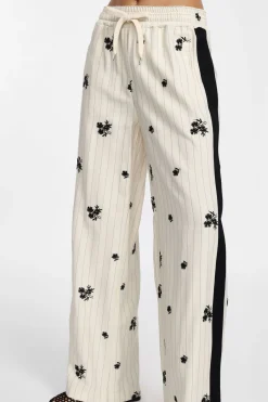 Pantalones anchos con estampado