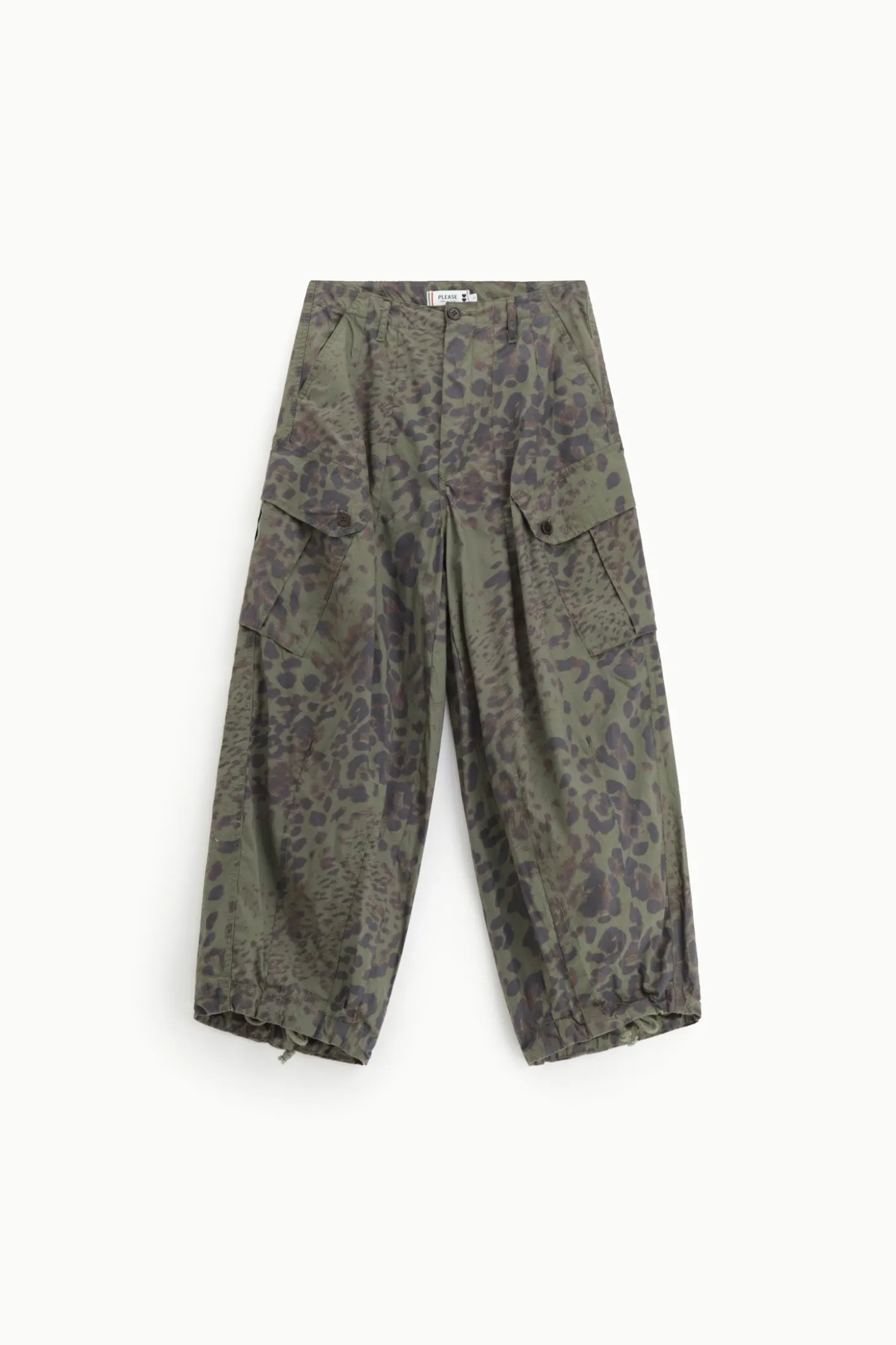 Pantalones cargo con estampado animal y dobladillo ajustable