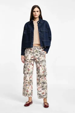 Pantalones cargos estampado floral