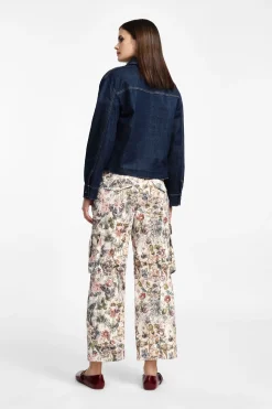 Pantalones cargos estampado floral