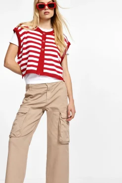 Pantalones chino con bolsillos laterales