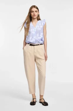 Pantalones chino de tiro medio