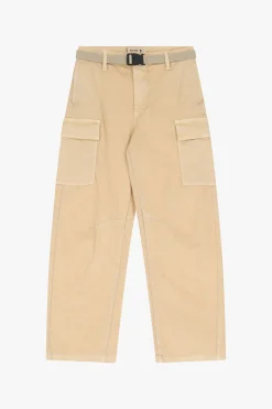 Pantalones chinos con bolsillos grandes