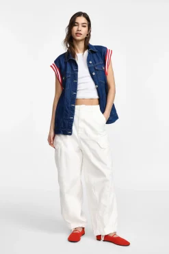 Pantalones con bolsillos grandes y cordón