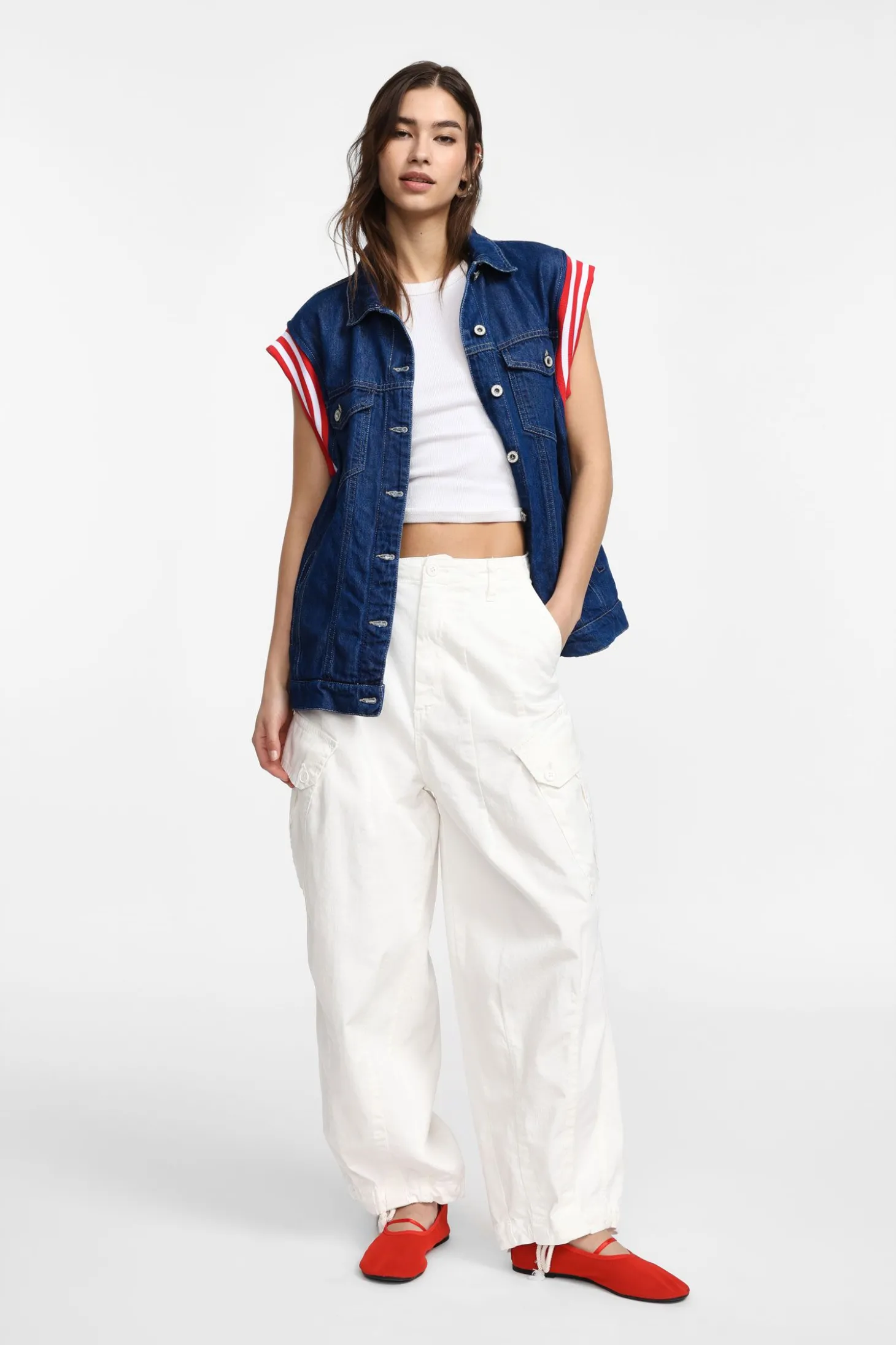 Pantalones con bolsillos grandes y cordón