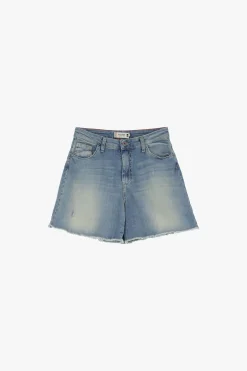 Pantalones cortos de mezclilla de corte crudo