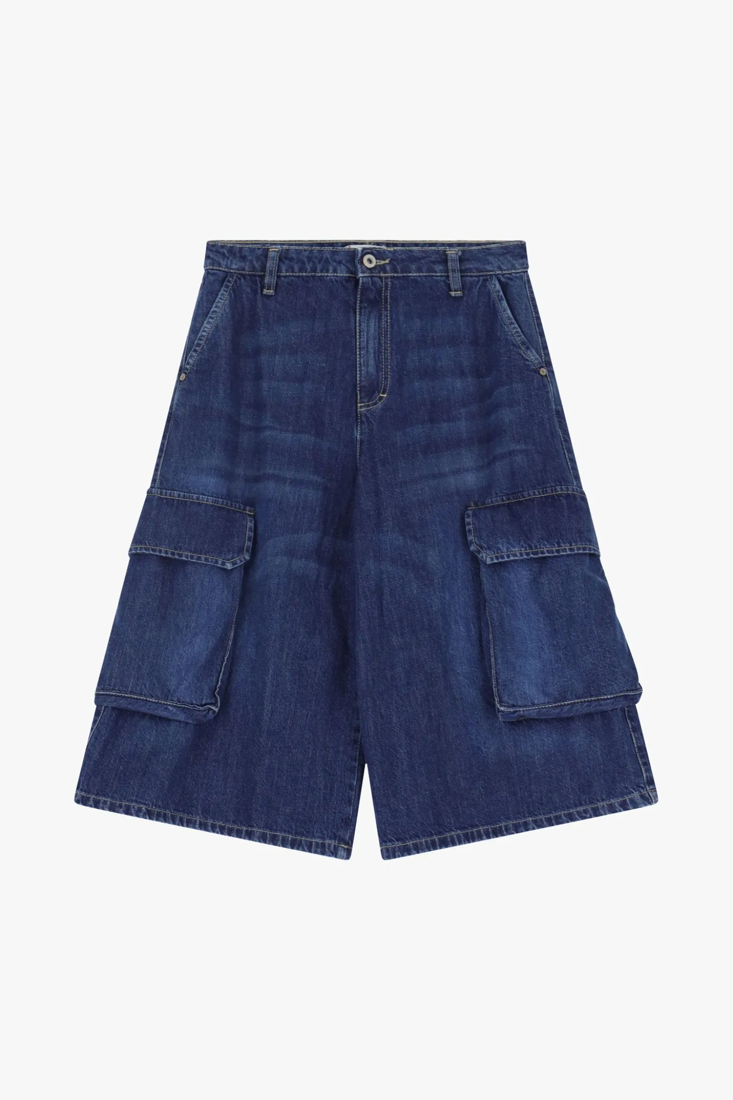 Pantalones cortos vaqueros a la rodilla con bolsillos