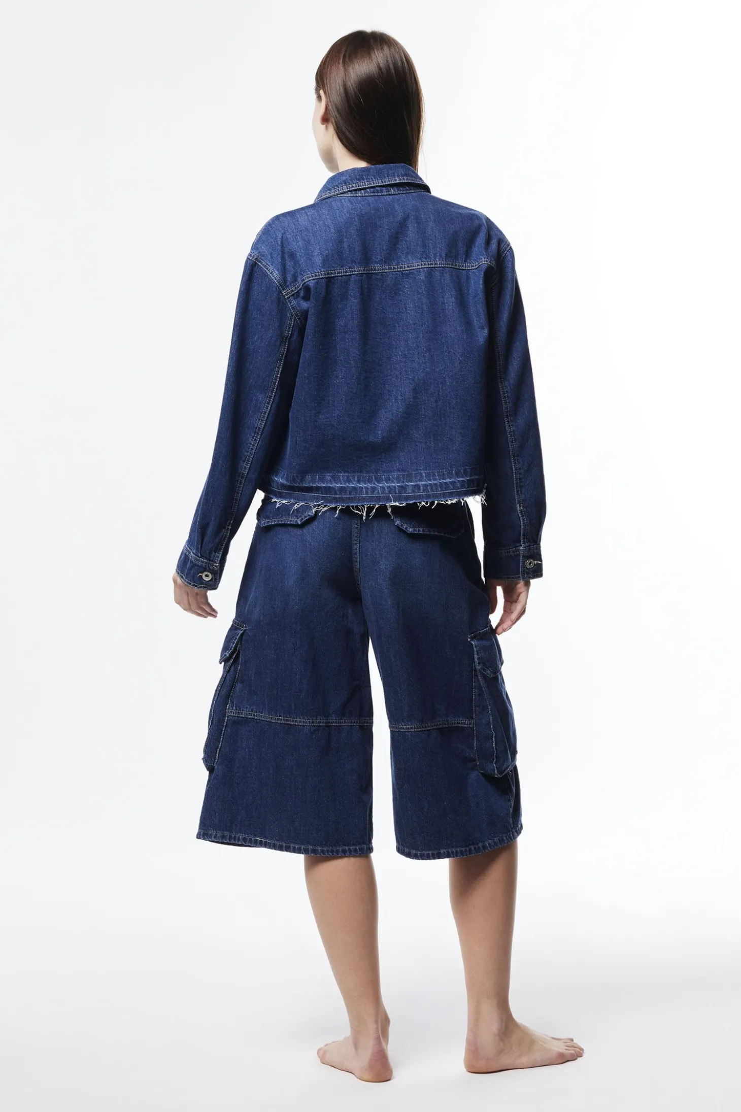 Pantalones cortos vaqueros a la rodilla con bolsillos