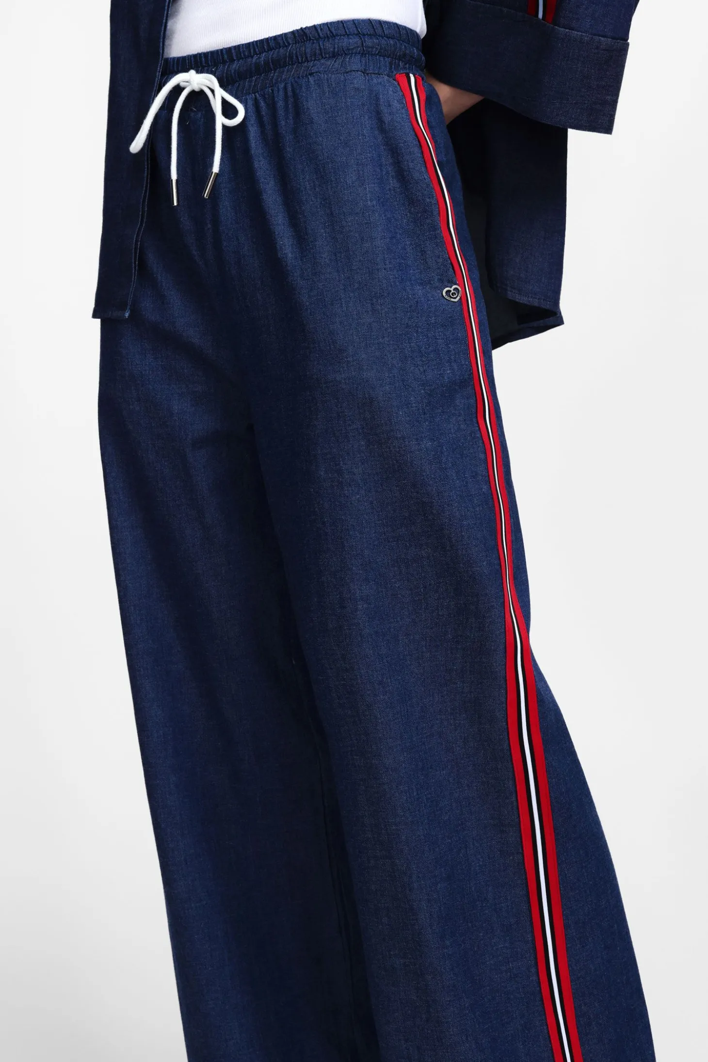 Pantalones palazzo con rayas laterales