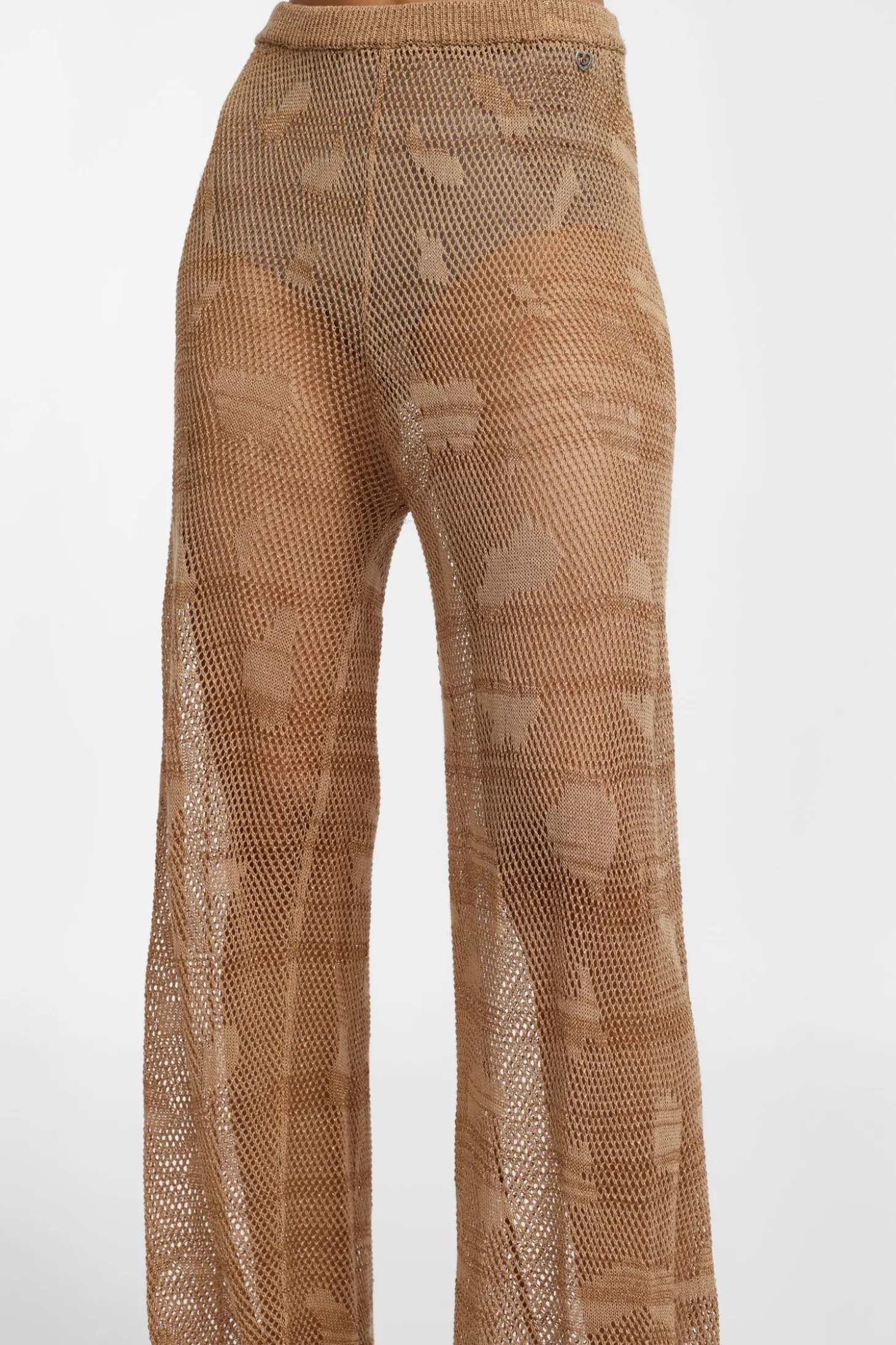 Pantalones perforados de pierna ancha
