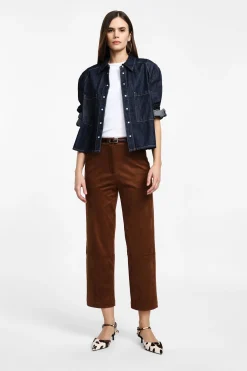 Pantalones recortados tiro medio efecto suede