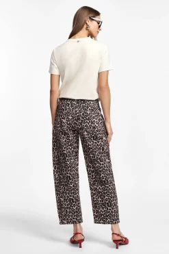 Pantalones straight con estampado animal