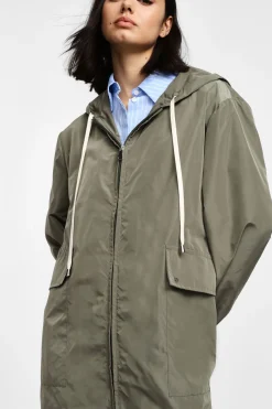 Parka con capucha y cremallera