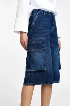Shorts cargo hasta la rodilla con bolsillos
