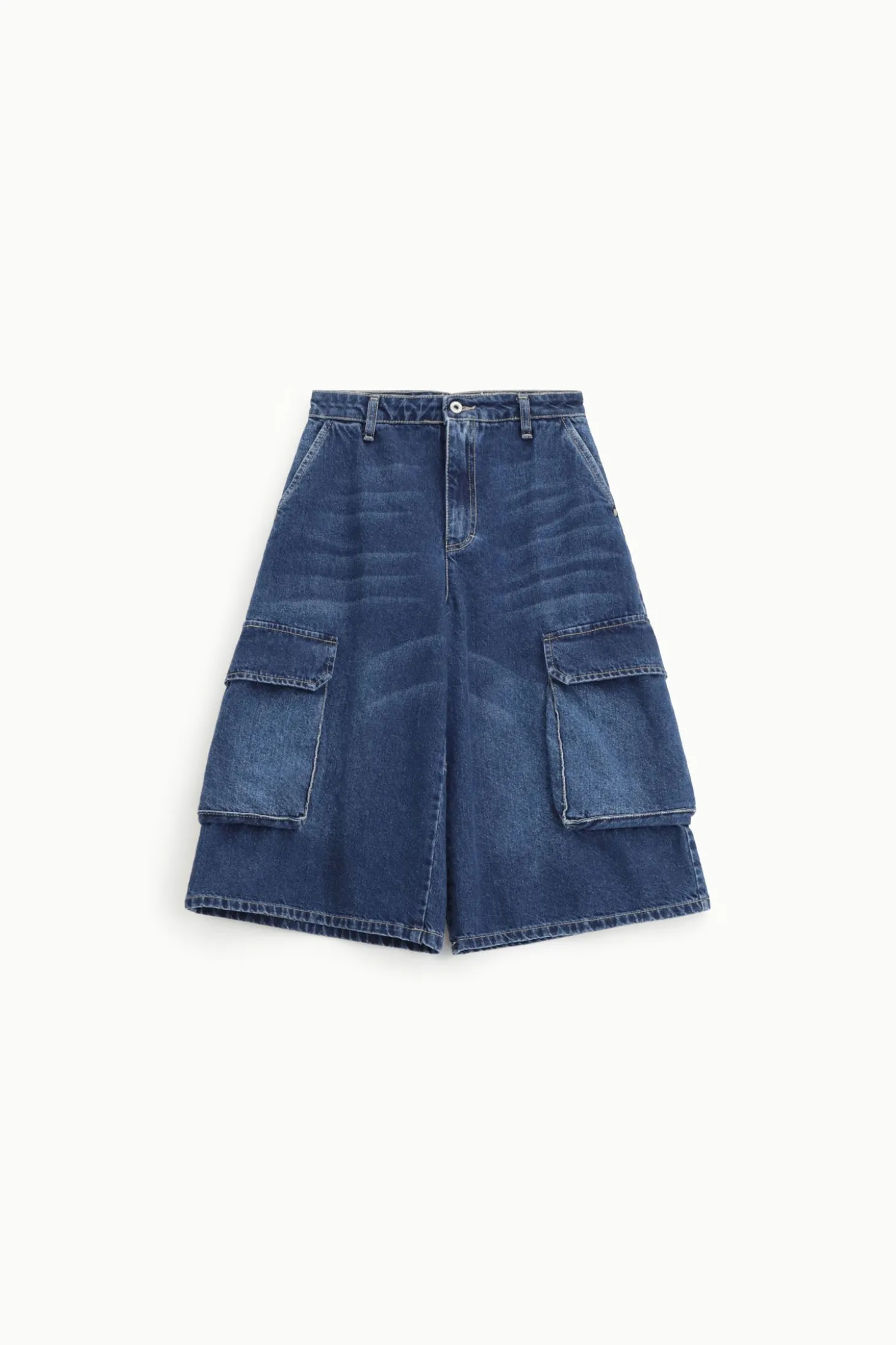 Shorts cargo hasta la rodilla con bolsillos